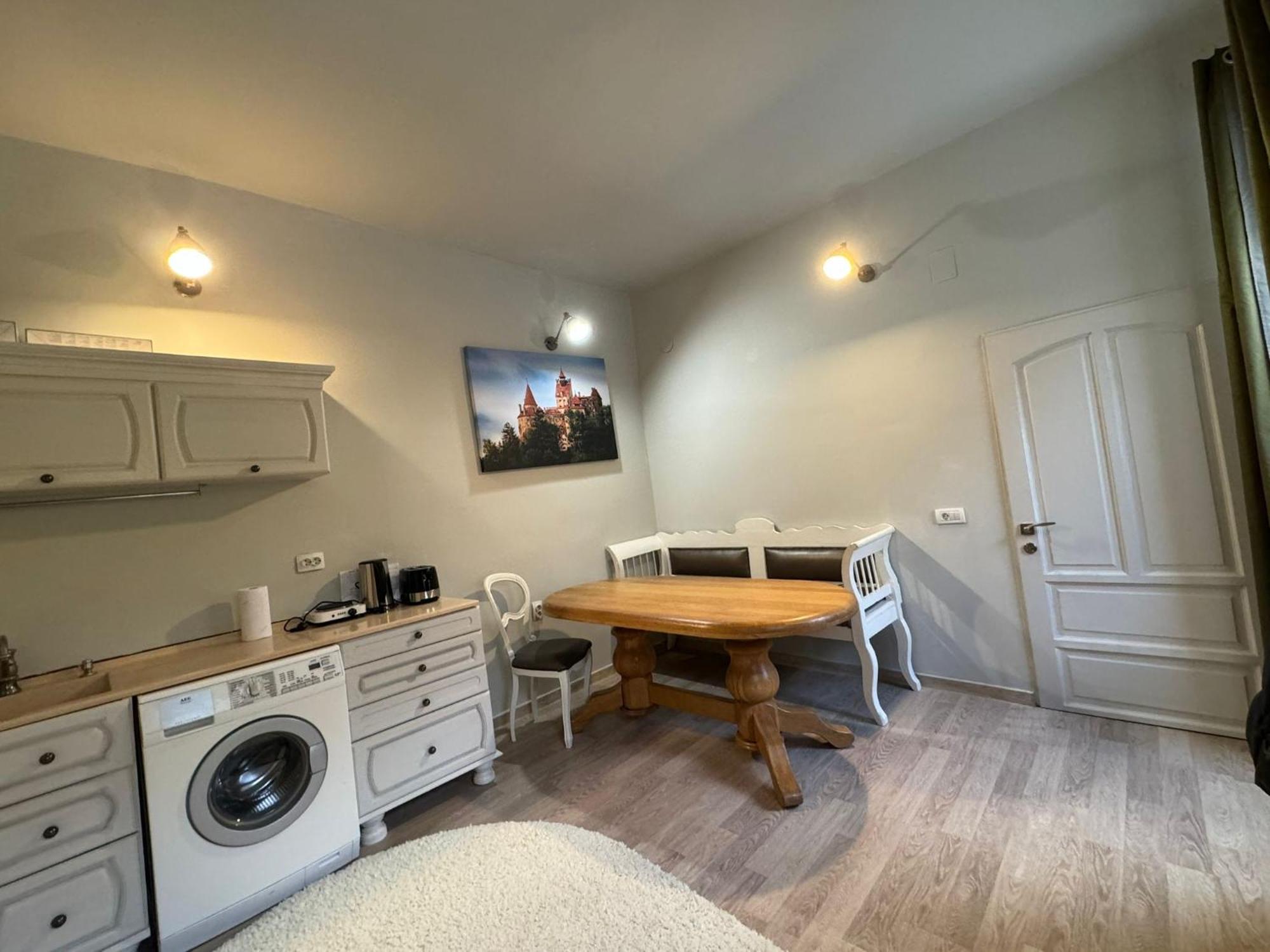 Central Stay Brasov Ngoại thất bức ảnh