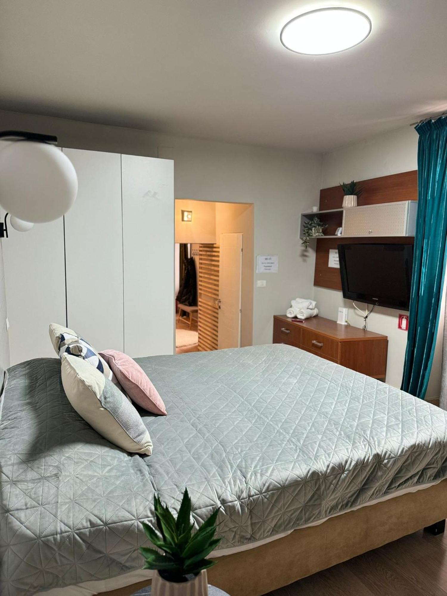 Central Stay Brasov Ngoại thất bức ảnh